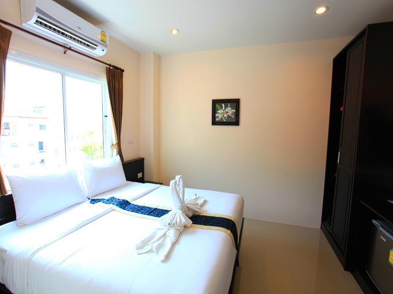 88 Hotel Patong Bagian luar foto