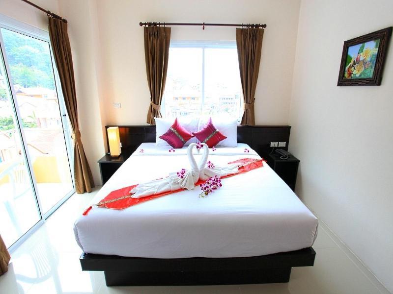 88 Hotel Patong Bagian luar foto