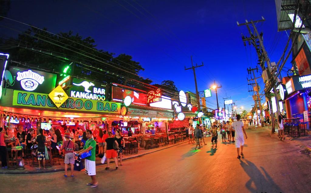 88 Hotel Patong Bagian luar foto