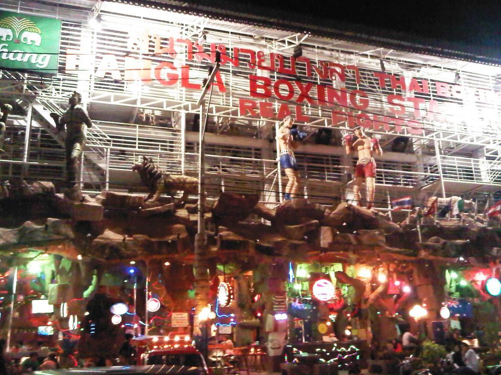 88 Hotel Patong Bagian luar foto
