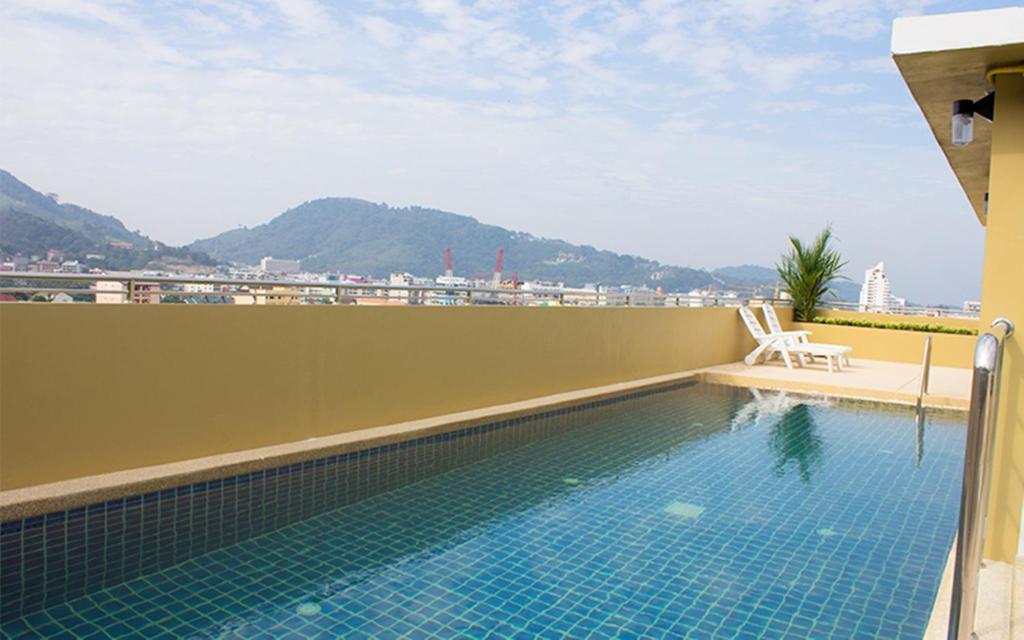 88 Hotel Patong Bagian luar foto