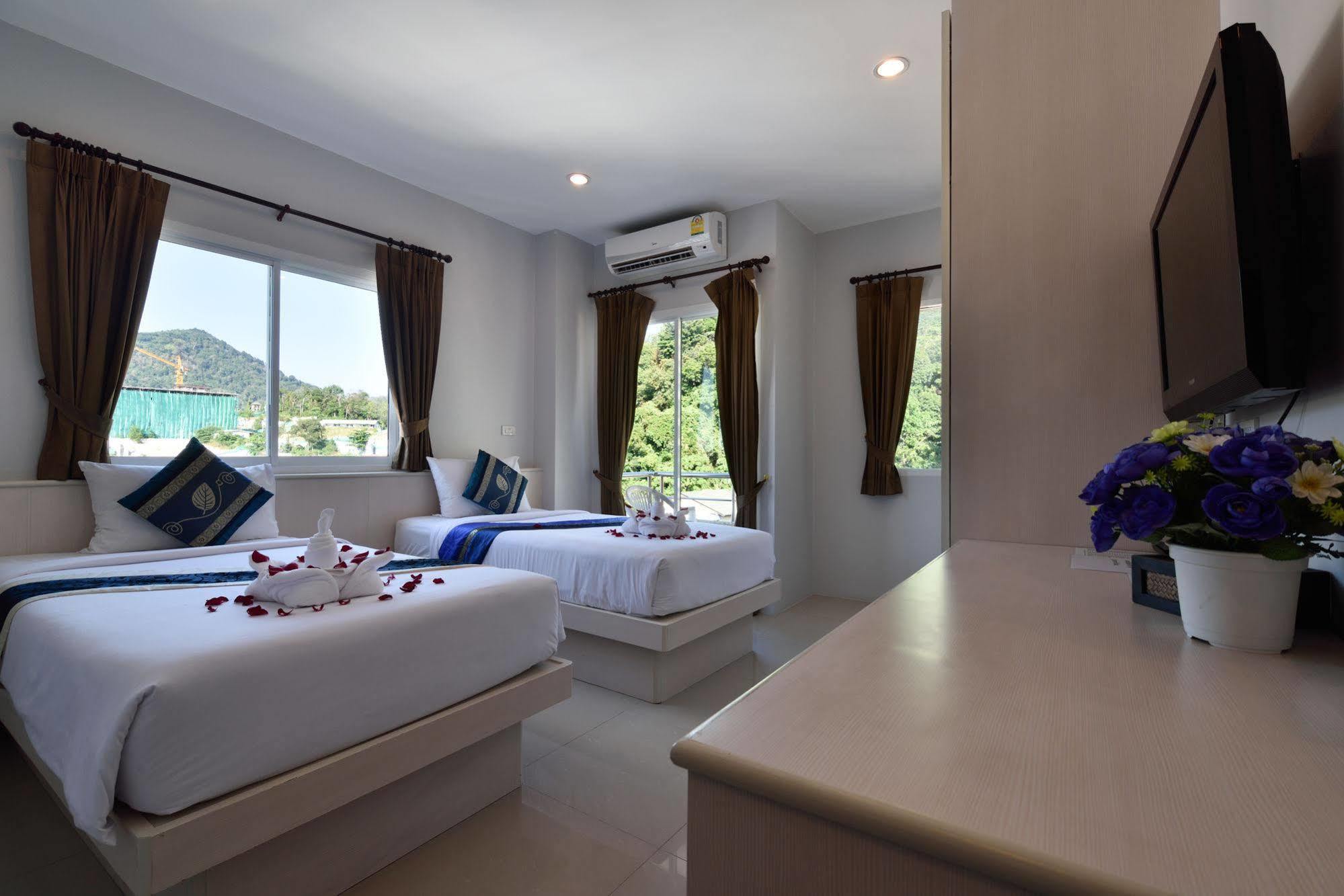 88 Hotel Patong Bagian luar foto