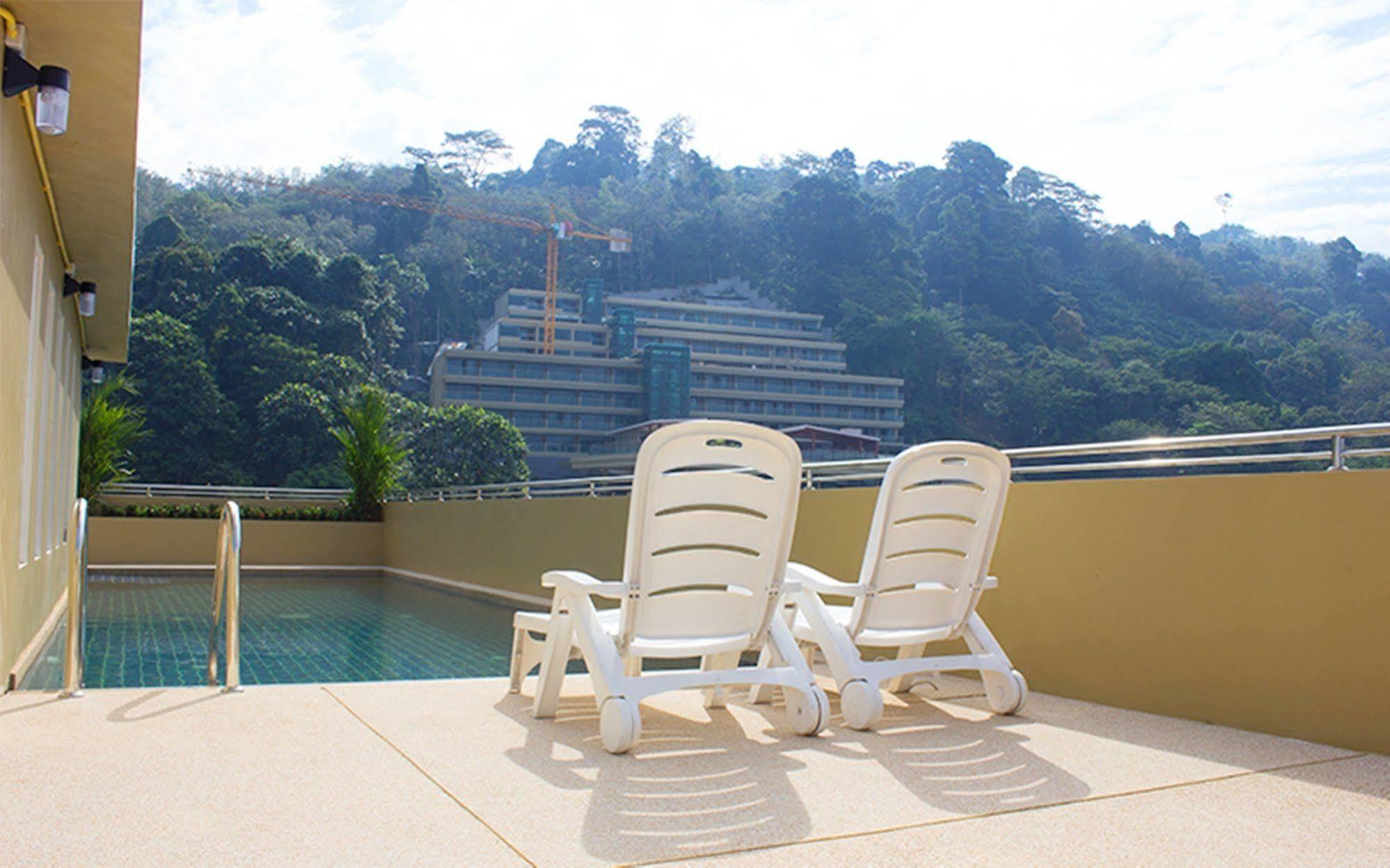 88 Hotel Patong Bagian luar foto