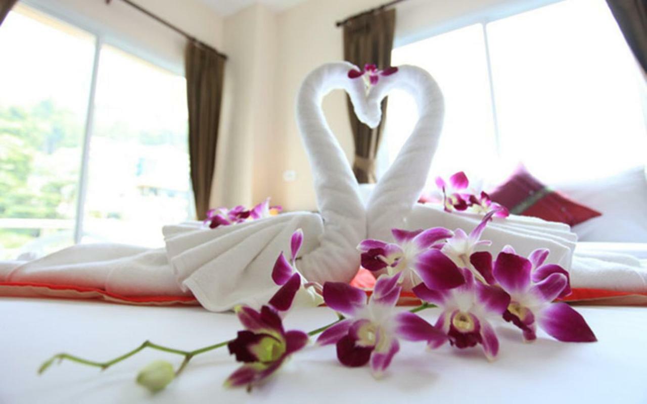 88 Hotel Patong Bagian luar foto