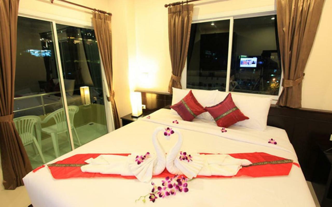88 Hotel Patong Bagian luar foto